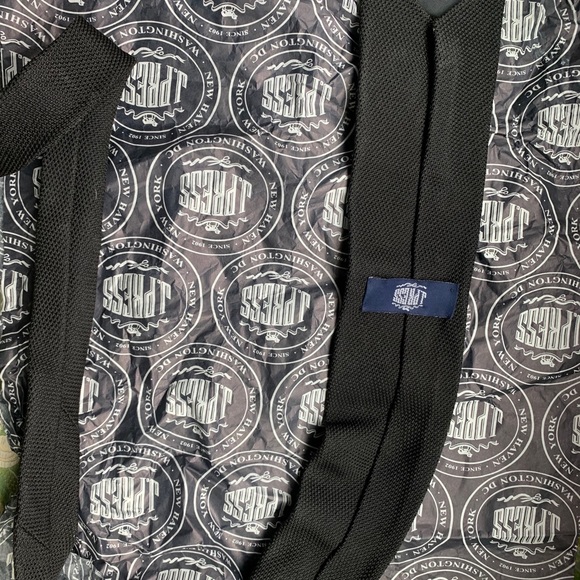 Black-tie ensemble - Picture 4 of 5